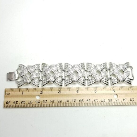 Vintage Coro Wide Panel Silver Tone Bangle Bracelet, Chunky Statement Design - Picture 4 of 6
